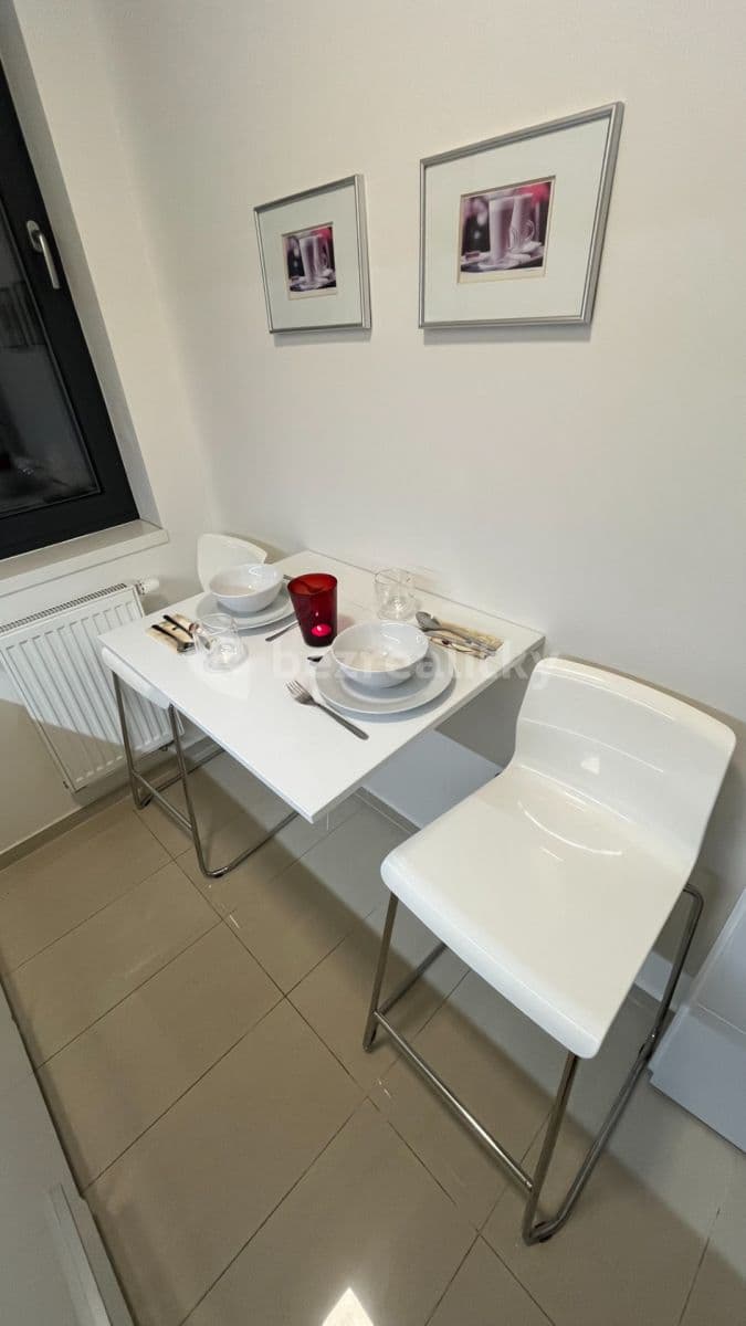 Prenájom bytu 2-izbový 43 m², Počernická, Praha, Praha Prenájom bytu 2-izbový 43 m², Počernická, Praha, Praha