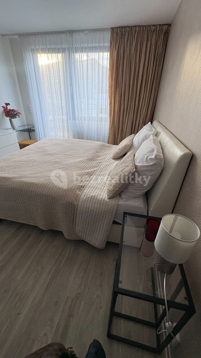 Prenájom bytu 2-izbový 43 m², Počernická, Praha, Praha Prenájom bytu 2-izbový 43 m², Počernická, Praha, Praha