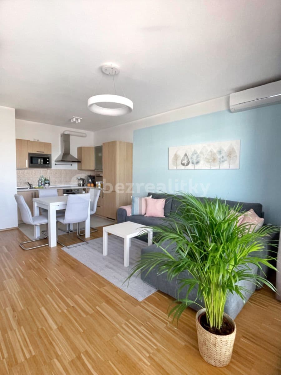 Prenájom bytu 2-izbový 53 m², Rohanské nábřeží, Praha, Praha Prenájom bytu 2-izbový 53 m², Rohanské nábřeží, Praha, Praha