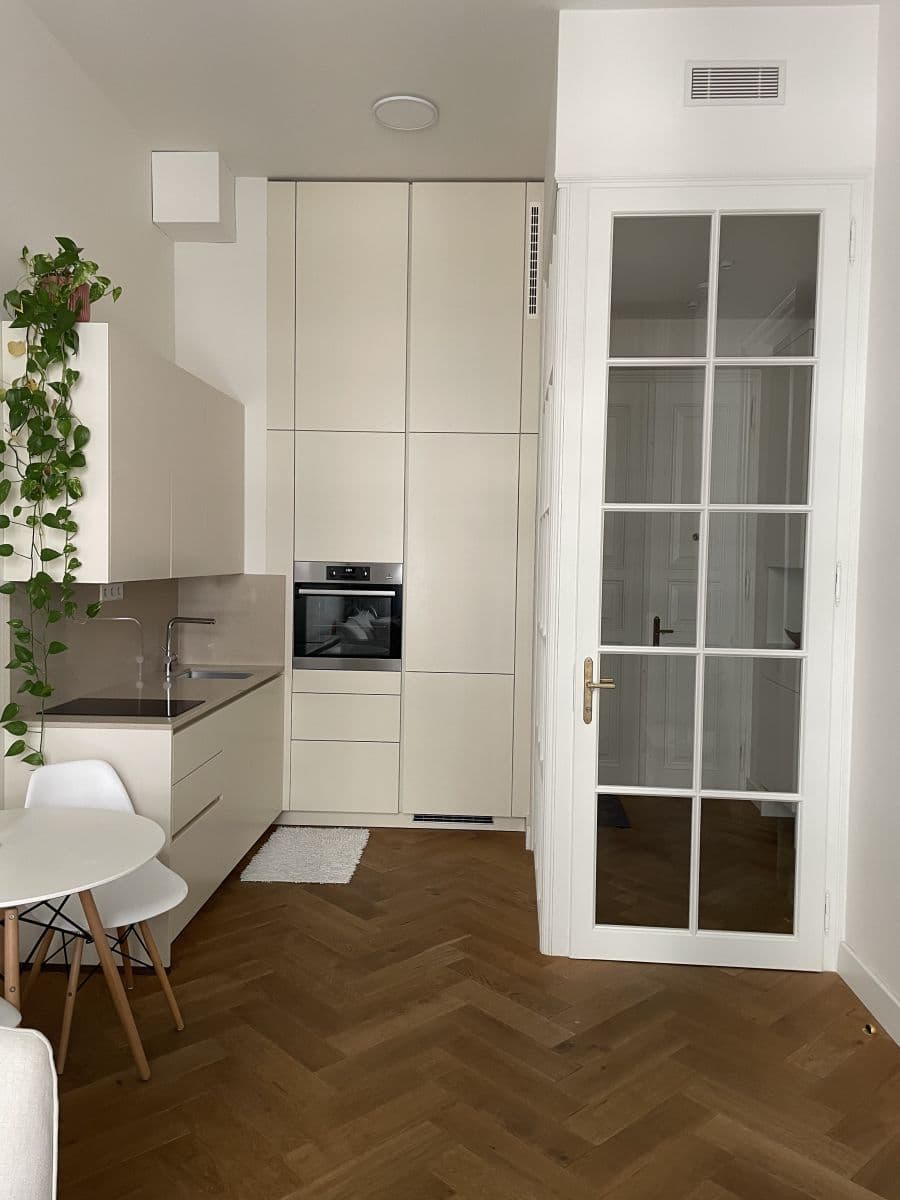 Prenájom bytu 43 m², Dlážděná, Praha, Praha Prenájom bytu 43 m², Dlážděná, Praha, Praha