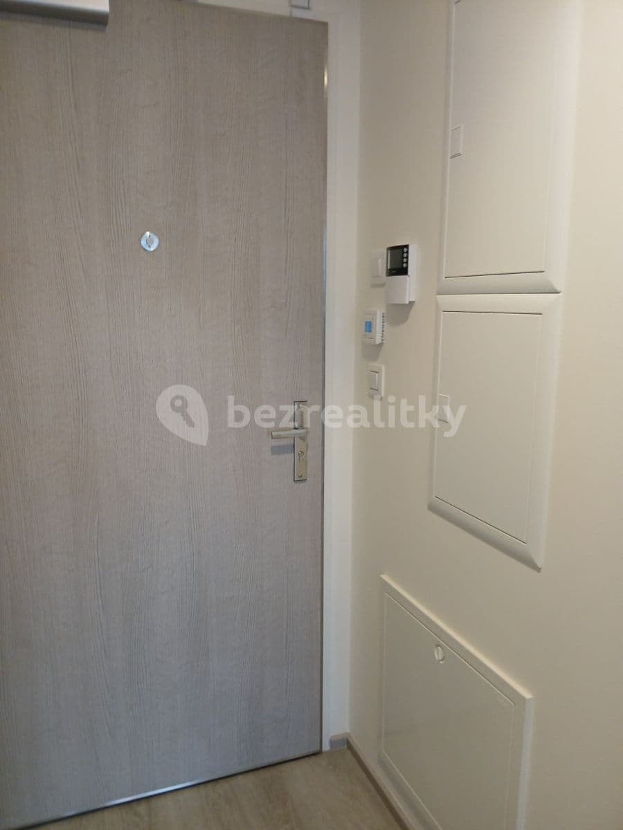 Prenájom bytu 1-izbový 29 m², Šrámkové, Praha, Praha Prenájom bytu 1-izbový 29 m², Šrámkové, Praha, Praha