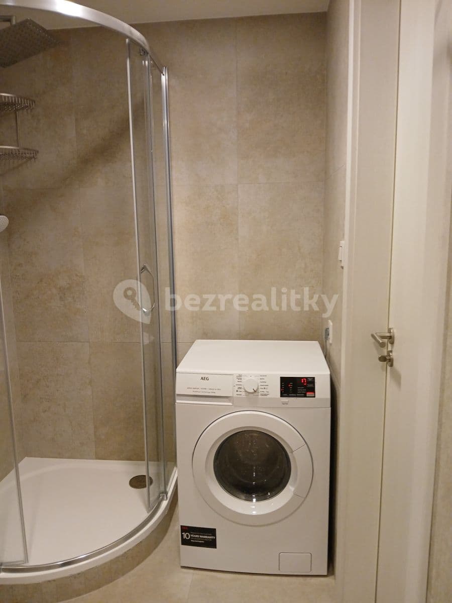 Prenájom bytu 1-izbový 29 m², Šrámkové, Praha, Praha Prenájom bytu 1-izbový 29 m², Šrámkové, Praha, Praha