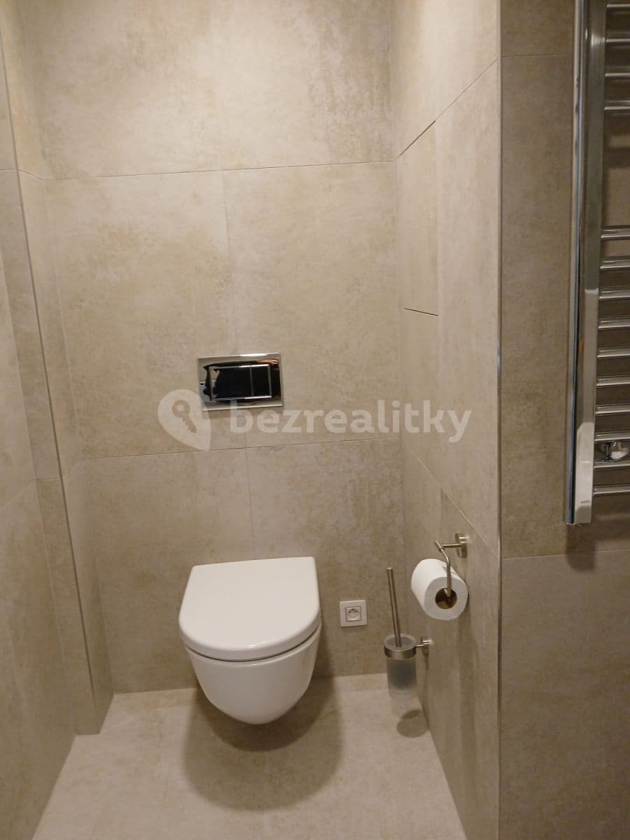 Prenájom bytu 1-izbový 29 m², Šrámkové, Praha, Praha Prenájom bytu 1-izbový 29 m², Šrámkové, Praha, Praha