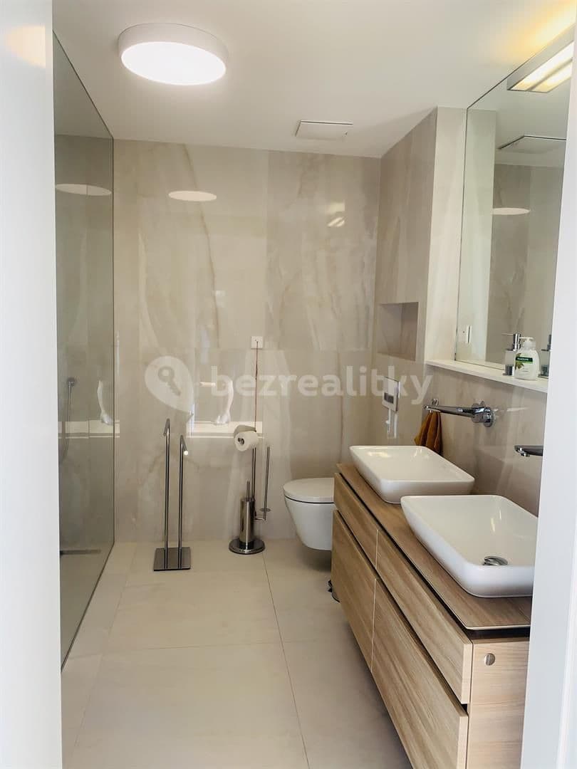 Prenájom bytu 2-izbový 80 m², Kobrova, Praha, Praha Prenájom bytu 2-izbový 80 m², Kobrova, Praha, Praha
