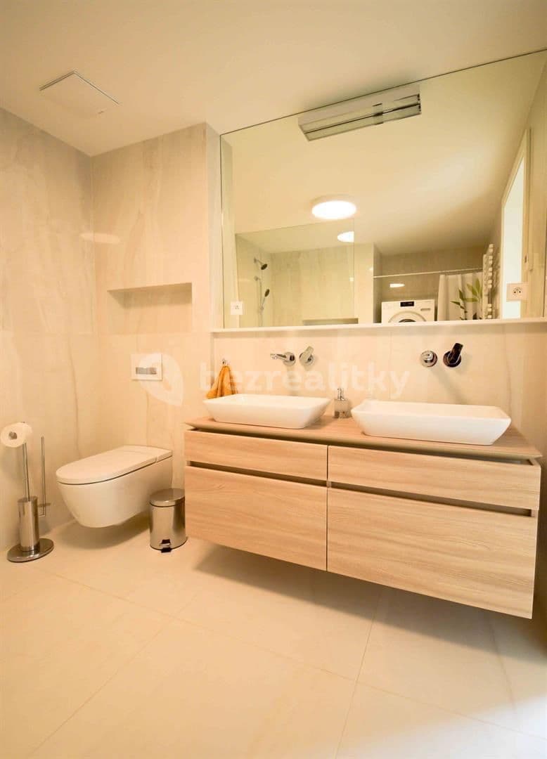 Prenájom bytu 2-izbový 80 m², Kobrova, Praha, Praha Prenájom bytu 2-izbový 80 m², Kobrova, Praha, Praha