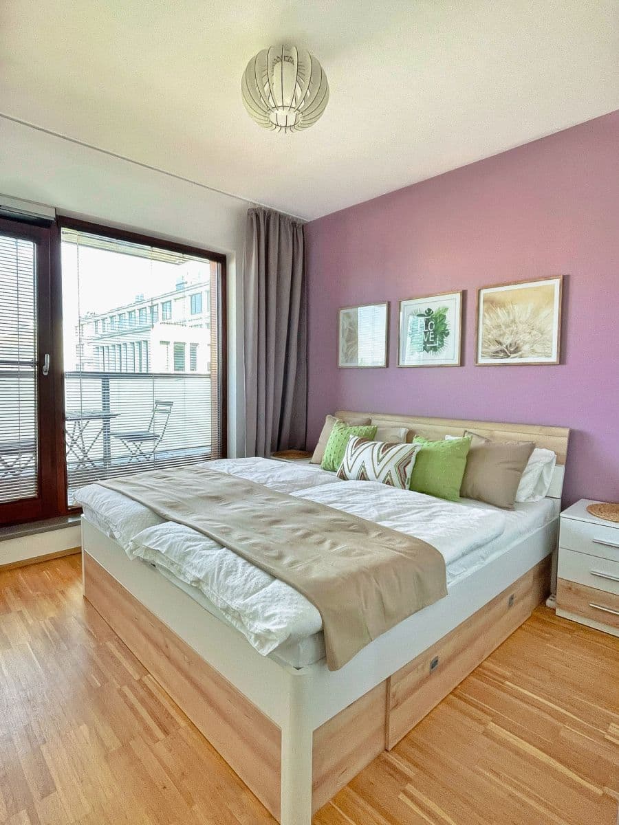 Prenájom bytu 53 m², Rohanske nab., Praha, Praha Prenájom bytu 53 m², Rohanske nab., Praha, Praha
