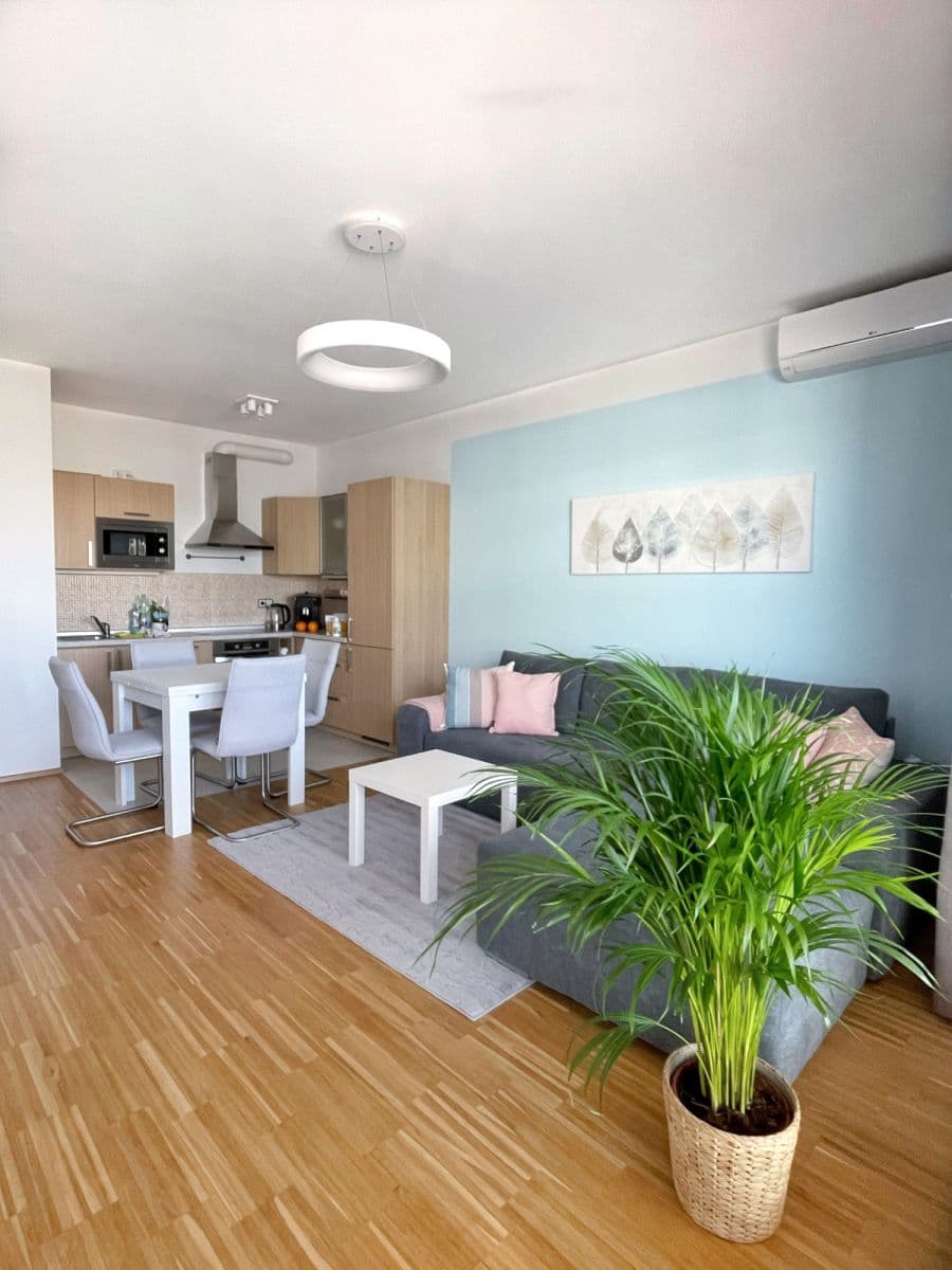 Prenájom bytu 53 m², Rohanske nab., Praha, Praha Prenájom bytu 53 m², Rohanske nab., Praha, Praha