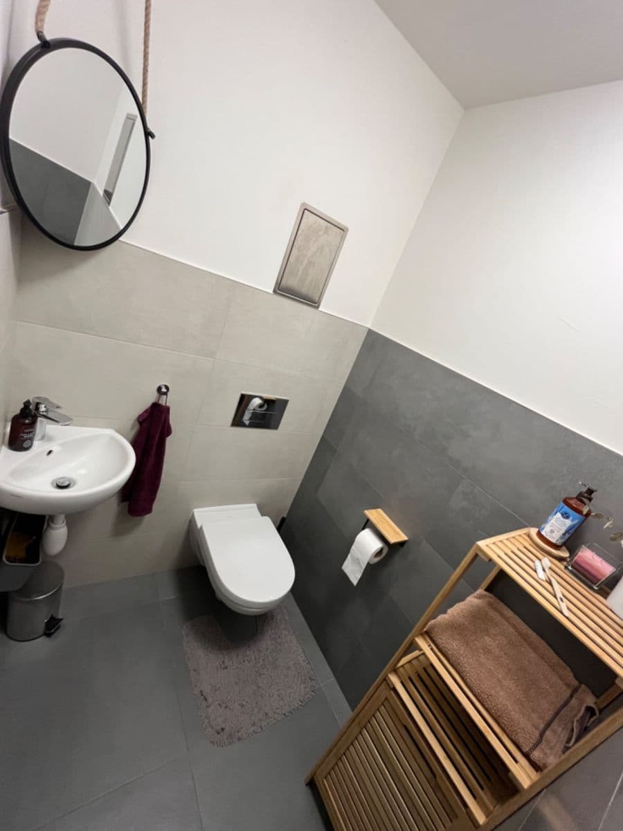 Prenájom bytu 2-izbový 65 m², Kovářská, Praha, Praha Prenájom bytu 2-izbový 65 m², Kovářská, Praha, Praha