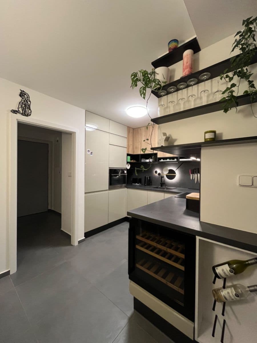 Prenájom bytu 2-izbový 65 m², Kovářská, Praha, Praha Prenájom bytu 2-izbový 65 m², Kovářská, Praha, Praha