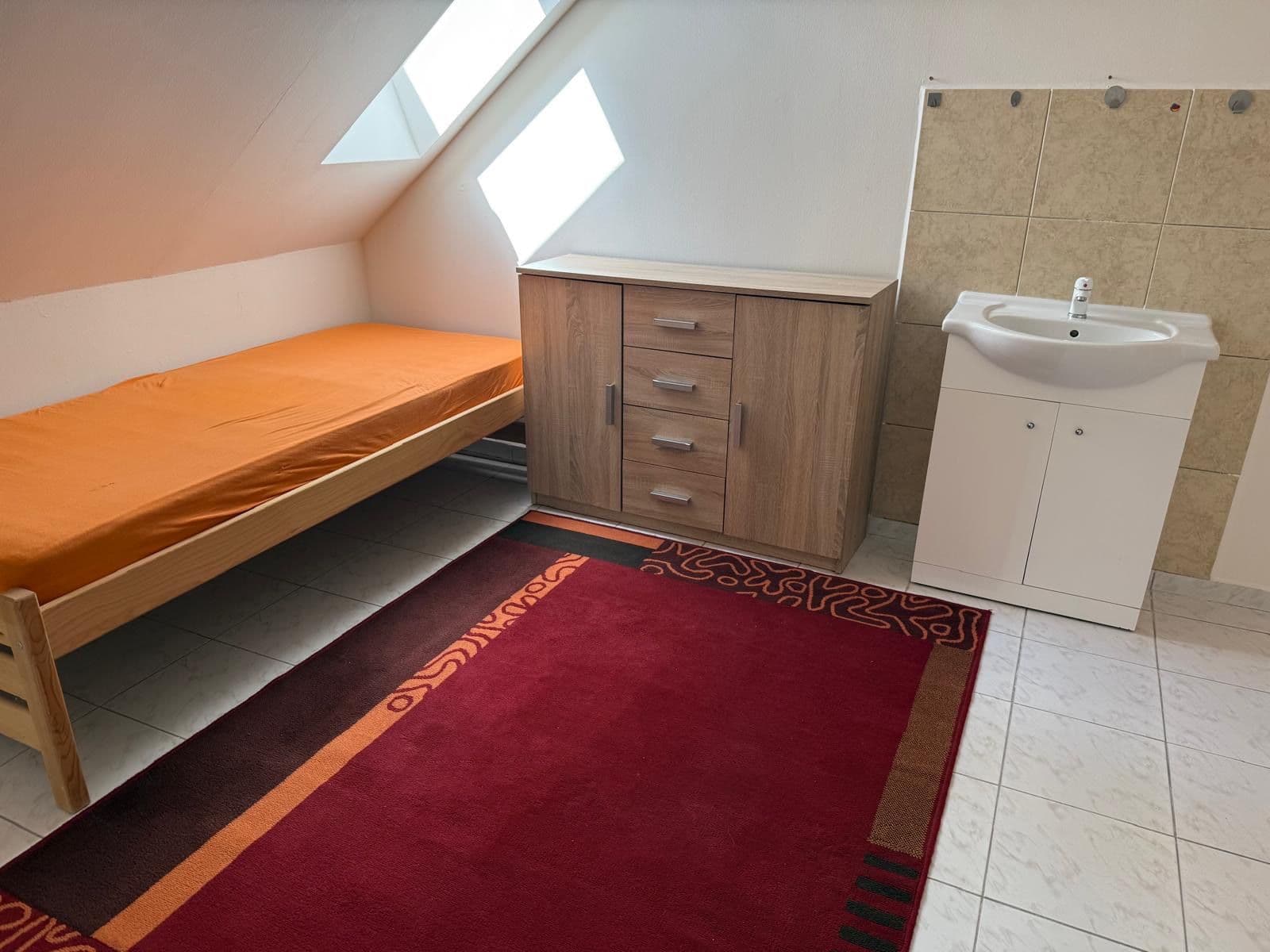 Prenájom bytu 1-izbový 18 m², V Podlískách, Braškov, Středočeský kraj Prenájom bytu 1-izbový 18 m², V Podlískách, Braškov, Středočeský kraj