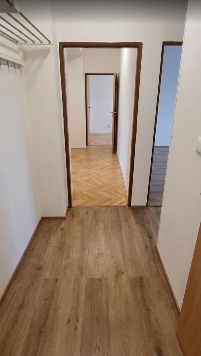 Prenájom bytu 3-izbový 62 m², Husova čtvrť, Rosice, Jihomoravský kraj Prenájom bytu 3-izbový 62 m², Husova čtvrť, Rosice, Jihomoravský kraj