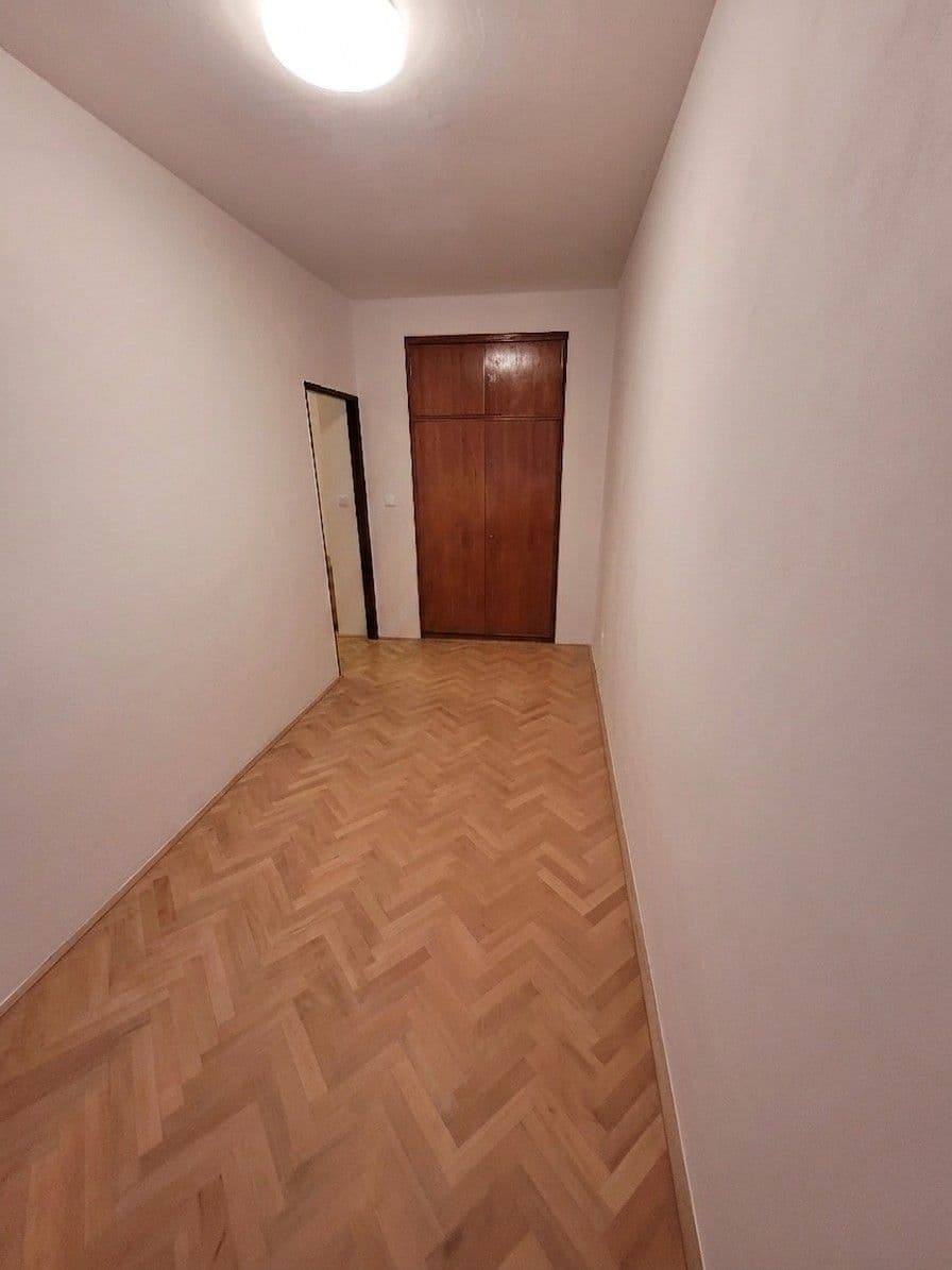Prenájom bytu 3-izbový 62 m², Husova čtvrť, Rosice, Jihomoravský kraj Prenájom bytu 3-izbový 62 m², Husova čtvrť, Rosice, Jihomoravský kraj