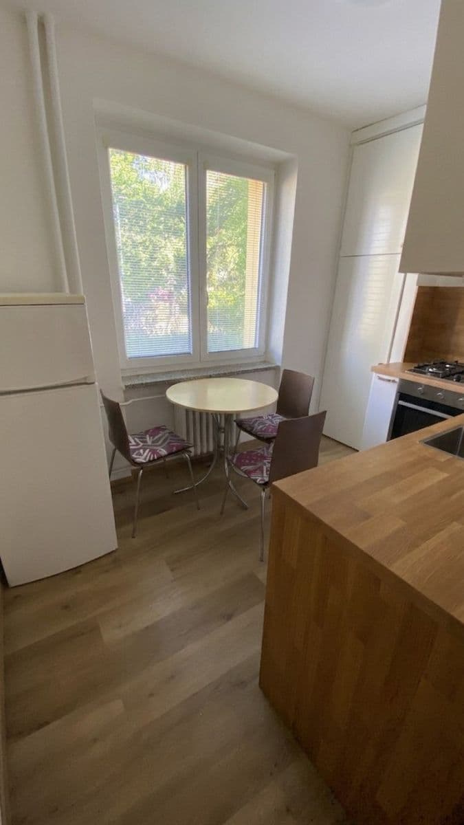 Prenájom bytu 3-izbový 62 m², Husova čtvrť, Rosice, Jihomoravský kraj Prenájom bytu 3-izbový 62 m², Husova čtvrť, Rosice, Jihomoravský kraj