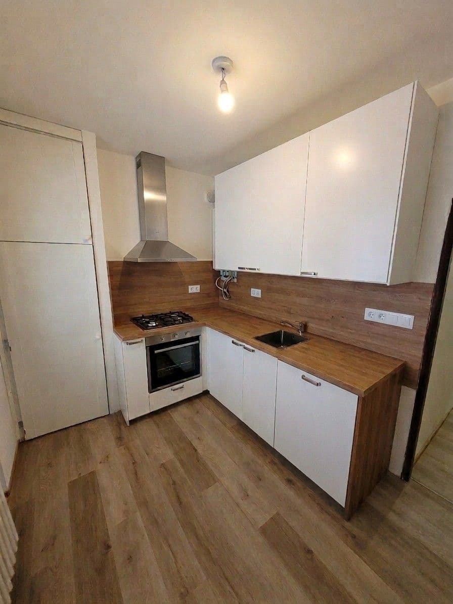 Prenájom bytu 3-izbový 62 m², Husova čtvrť, Rosice, Jihomoravský kraj Prenájom bytu 3-izbový 62 m², Husova čtvrť, Rosice, Jihomoravský kraj