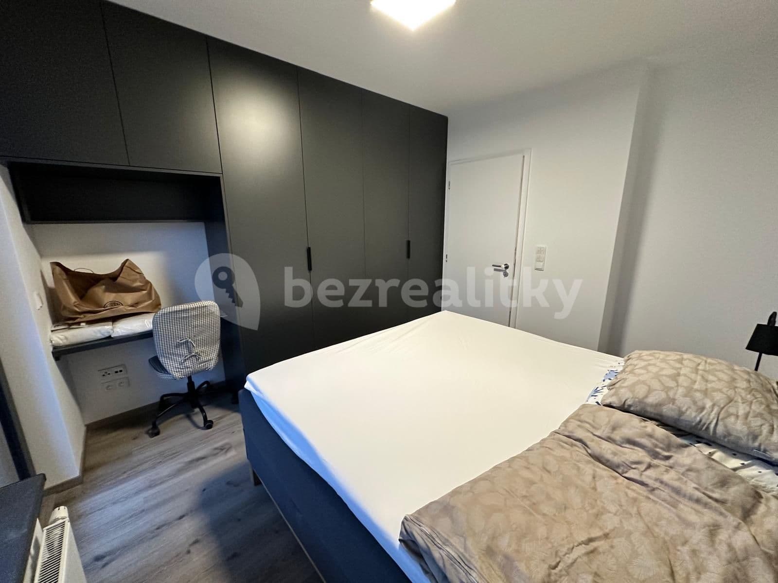 Prenájom bytu 3-izbový 74 m², Olgy Havlové, Praha, Praha Prenájom bytu 3-izbový 74 m², Olgy Havlové, Praha, Praha