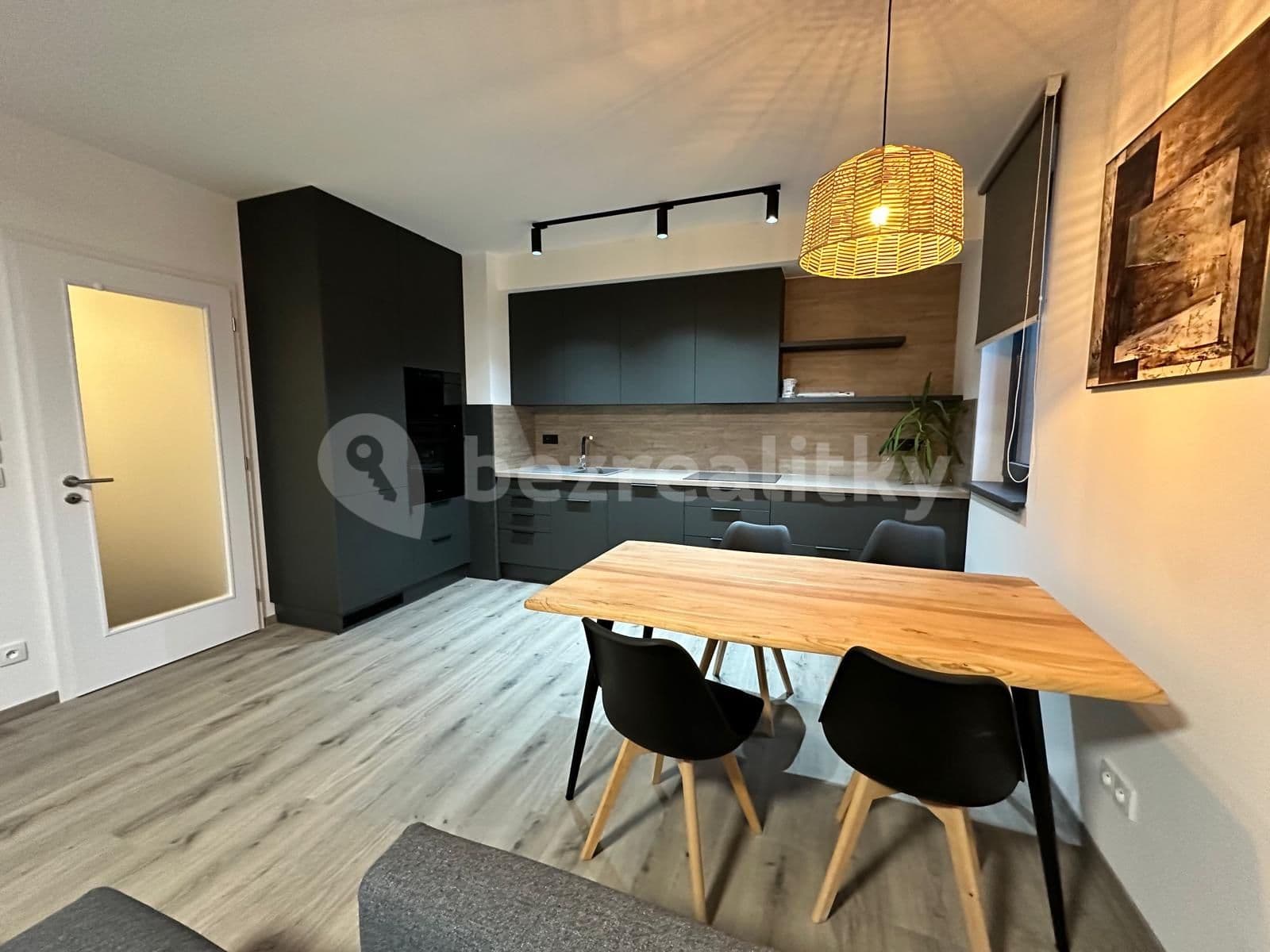 Prenájom bytu 3-izbový 74 m², Olgy Havlové, Praha, Praha Prenájom bytu 3-izbový 74 m², Olgy Havlové, Praha, Praha