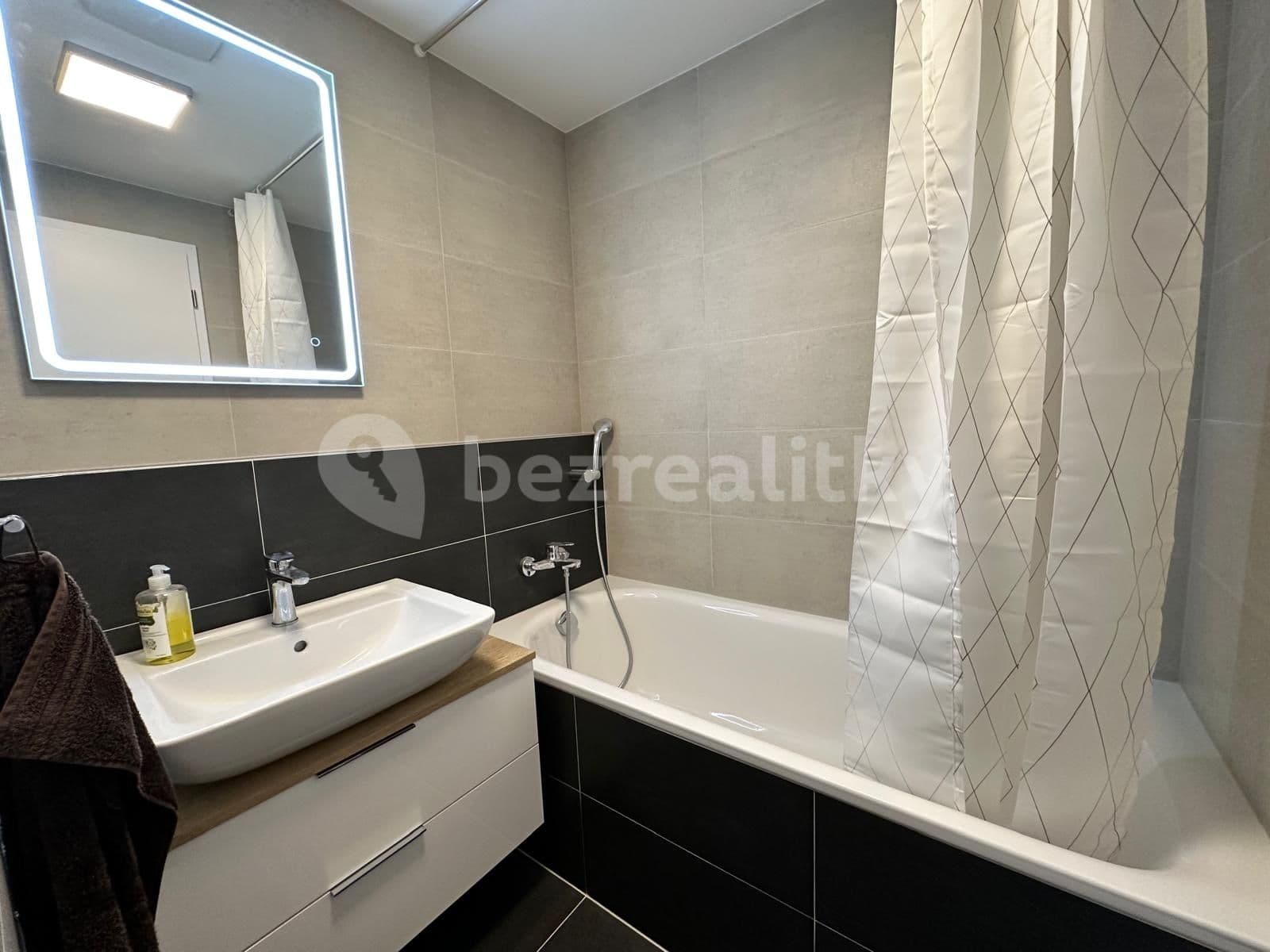 Prenájom bytu 3-izbový 74 m², Olgy Havlové, Praha, Praha Prenájom bytu 3-izbový 74 m², Olgy Havlové, Praha, Praha