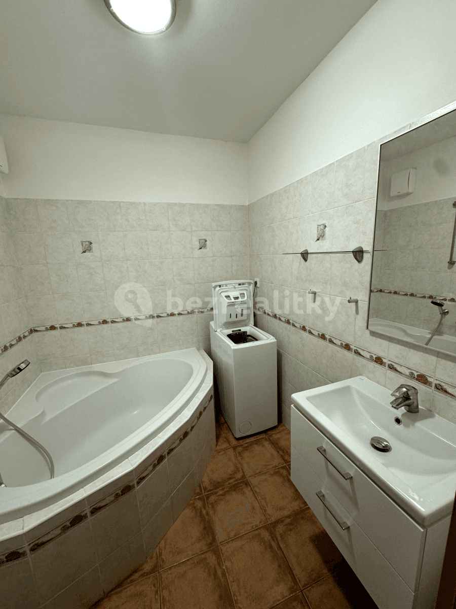 Prenájom bytu 2-izbový 58 m², Říční, Nymburk, Středočeský kraj Prenájom bytu 2-izbový 58 m², Říční, Nymburk, Středočeský kraj