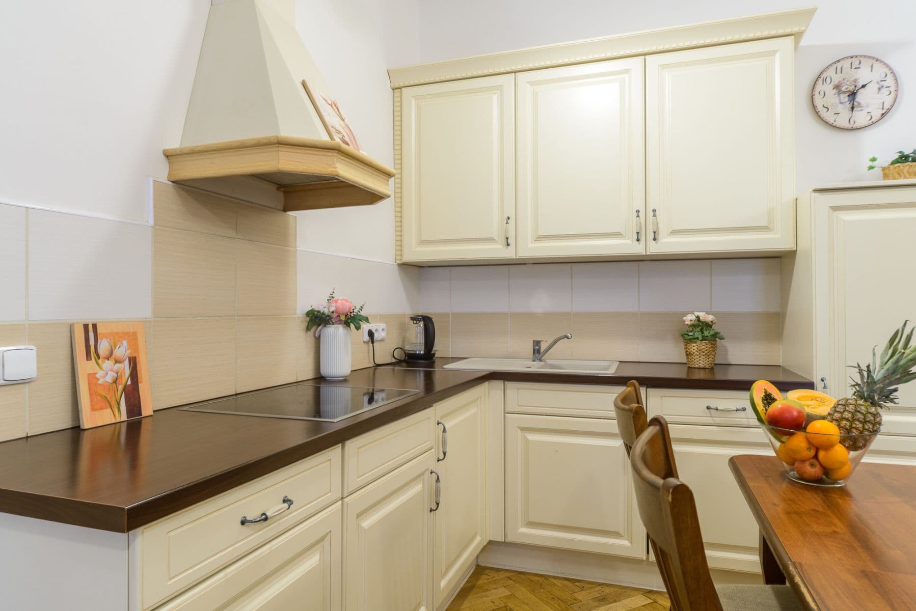 Prenájom bytu 80 m², Soukenická, Praha, Praha Prenájom bytu 80 m², Soukenická, Praha, Praha