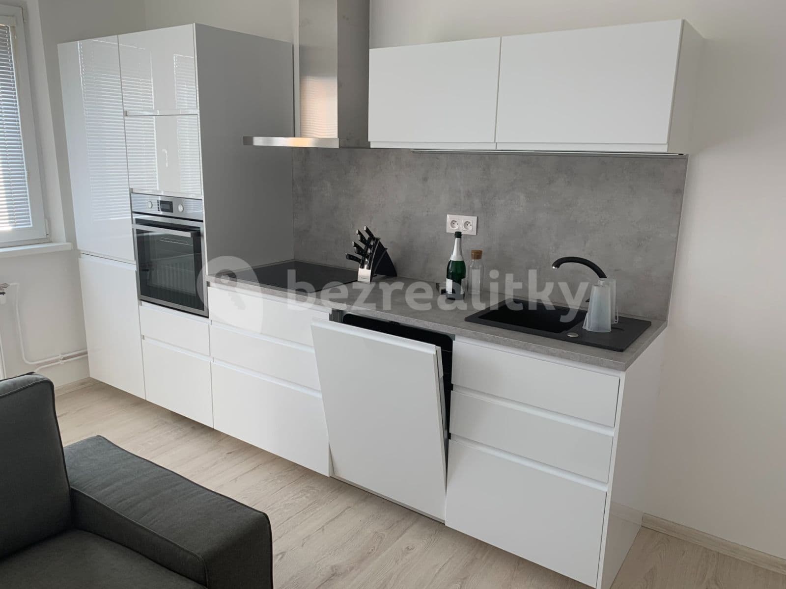 Prenájom bytu 2-izbový 42 m², Větrná, Ostrava, Moravskoslezský kraj Prenájom bytu 2-izbový 42 m², Větrná, Ostrava, Moravskoslezský kraj