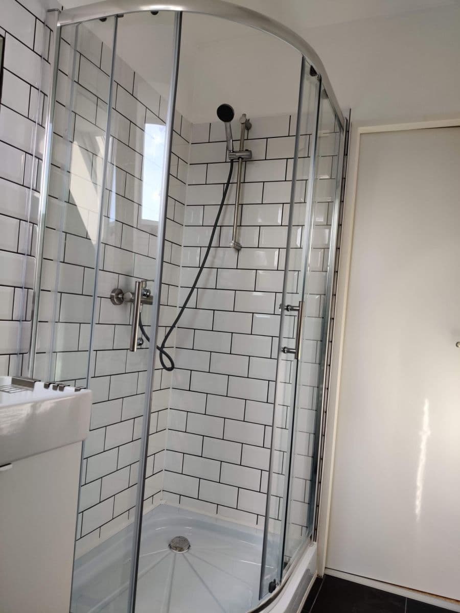 Prenájom domu 45 m², pozemek 480 m², Horusická, Praha, Praha Prenájom domu 45 m², pozemek 480 m², Horusická, Praha, Praha