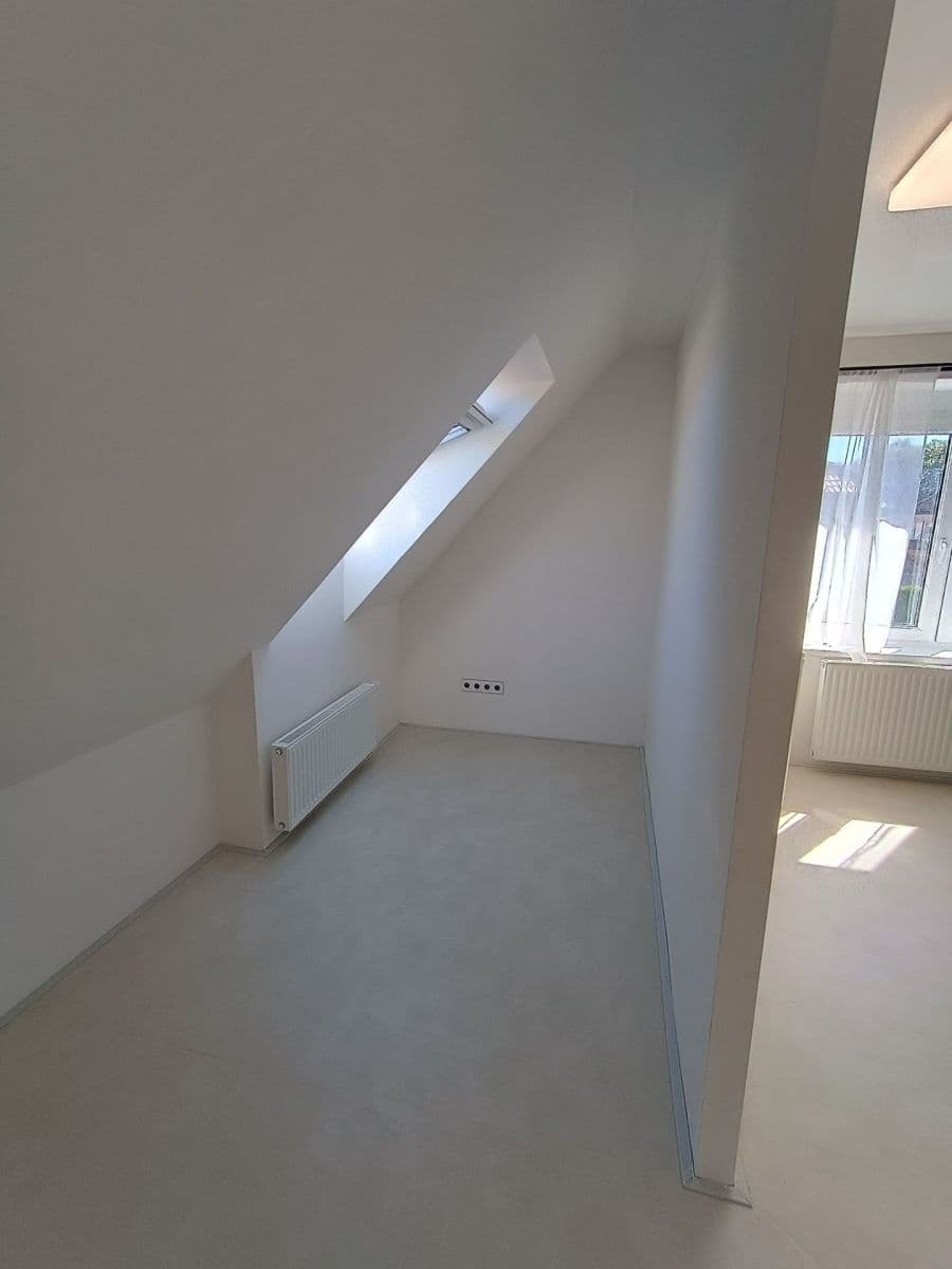 Prenájom domu 45 m², pozemek 480 m², Horusická, Praha, Praha Prenájom domu 45 m², pozemek 480 m², Horusická, Praha, Praha