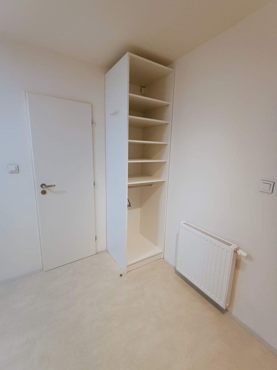 Prenájom domu 45 m², pozemek 480 m², Horusická, Praha, Praha Prenájom domu 45 m², pozemek 480 m², Horusická, Praha, Praha