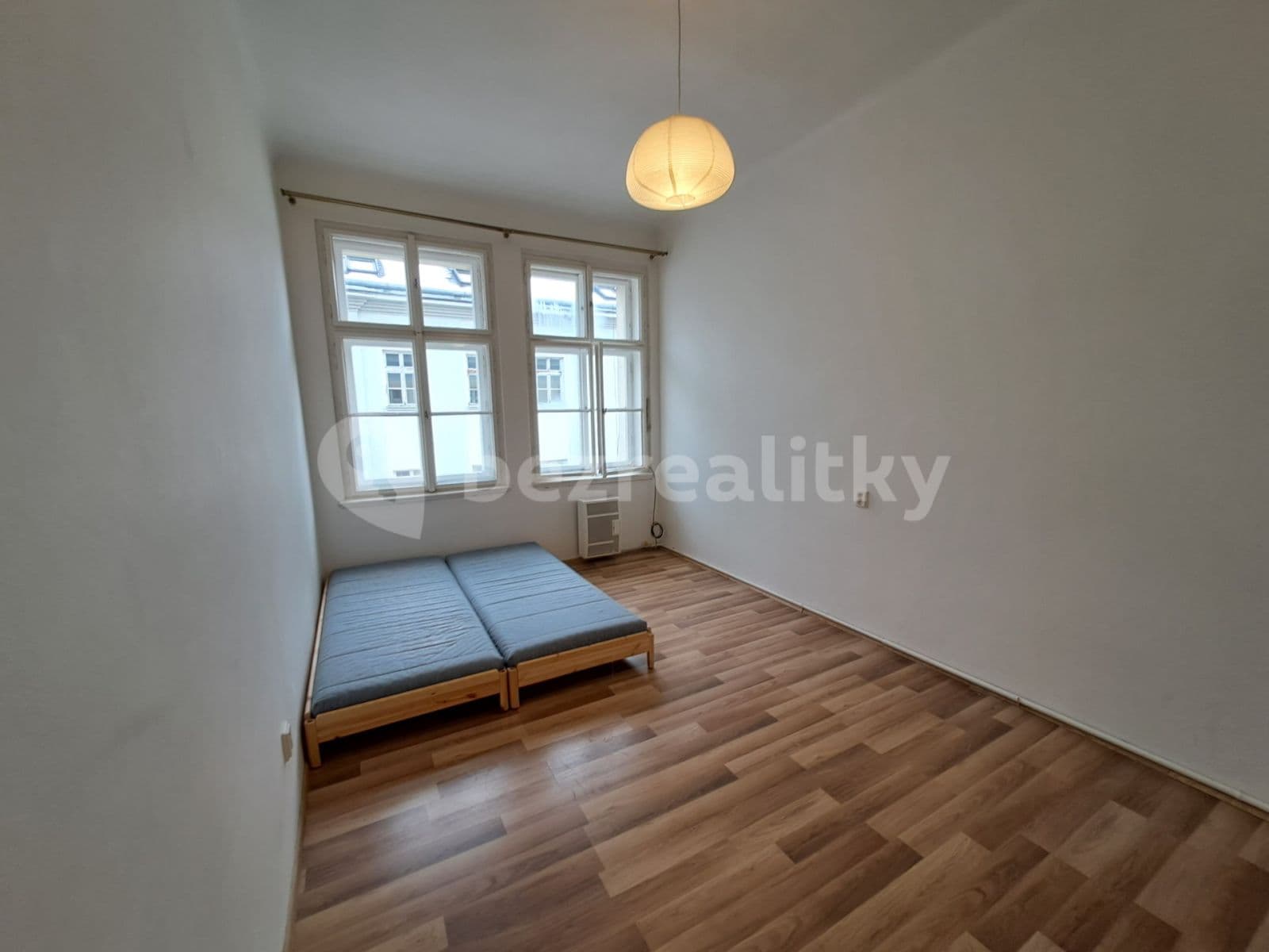 Prenájom bytu 1-izbový 25 m², Chlumova, Praha, Praha Prenájom bytu 1-izbový 25 m², Chlumova, Praha, Praha