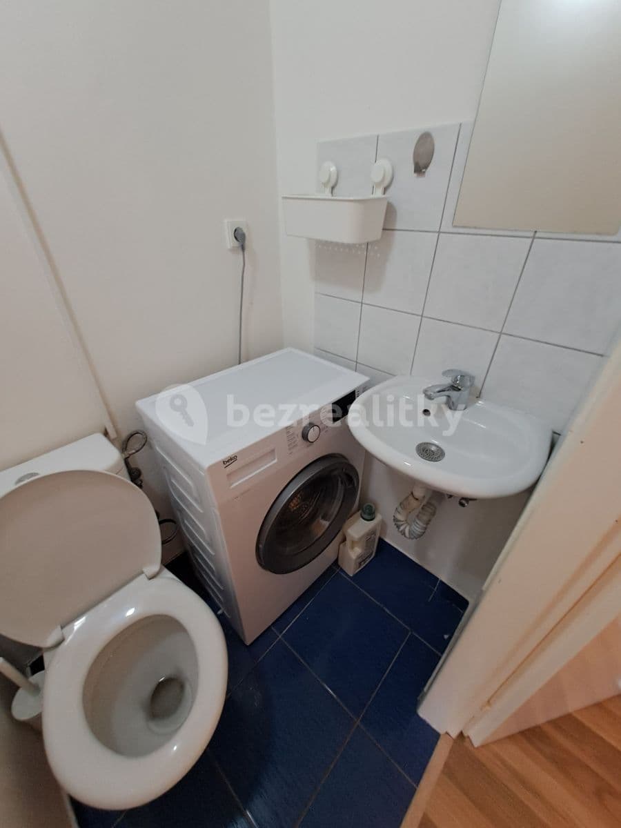 Prenájom bytu 1-izbový 25 m², Chlumova, Praha, Praha Prenájom bytu 1-izbový 25 m², Chlumova, Praha, Praha
