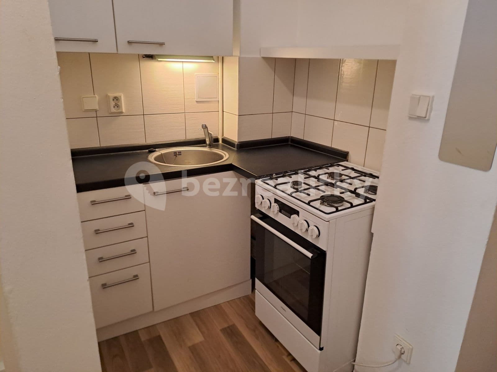 Prenájom bytu 1-izbový 25 m², Chlumova, Praha, Praha Prenájom bytu 1-izbový 25 m², Chlumova, Praha, Praha