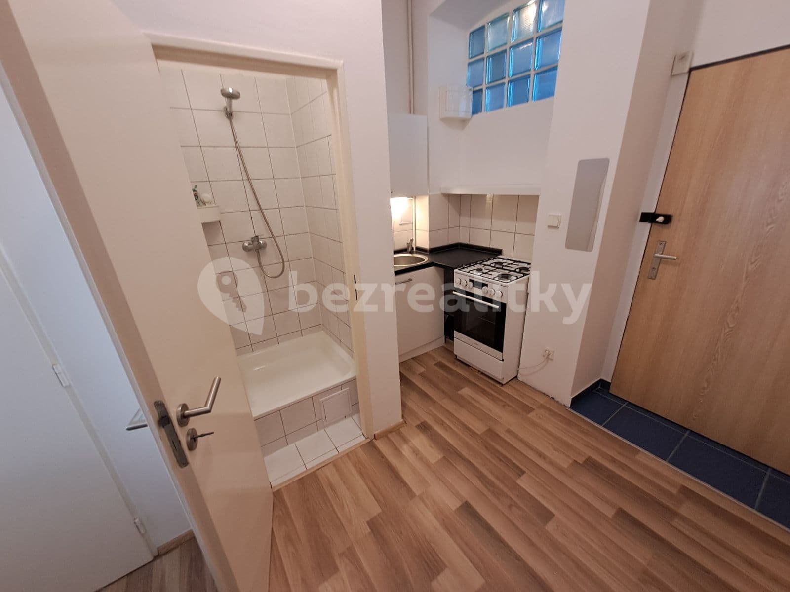Prenájom bytu 1-izbový 25 m², Chlumova, Praha, Praha Prenájom bytu 1-izbový 25 m², Chlumova, Praha, Praha