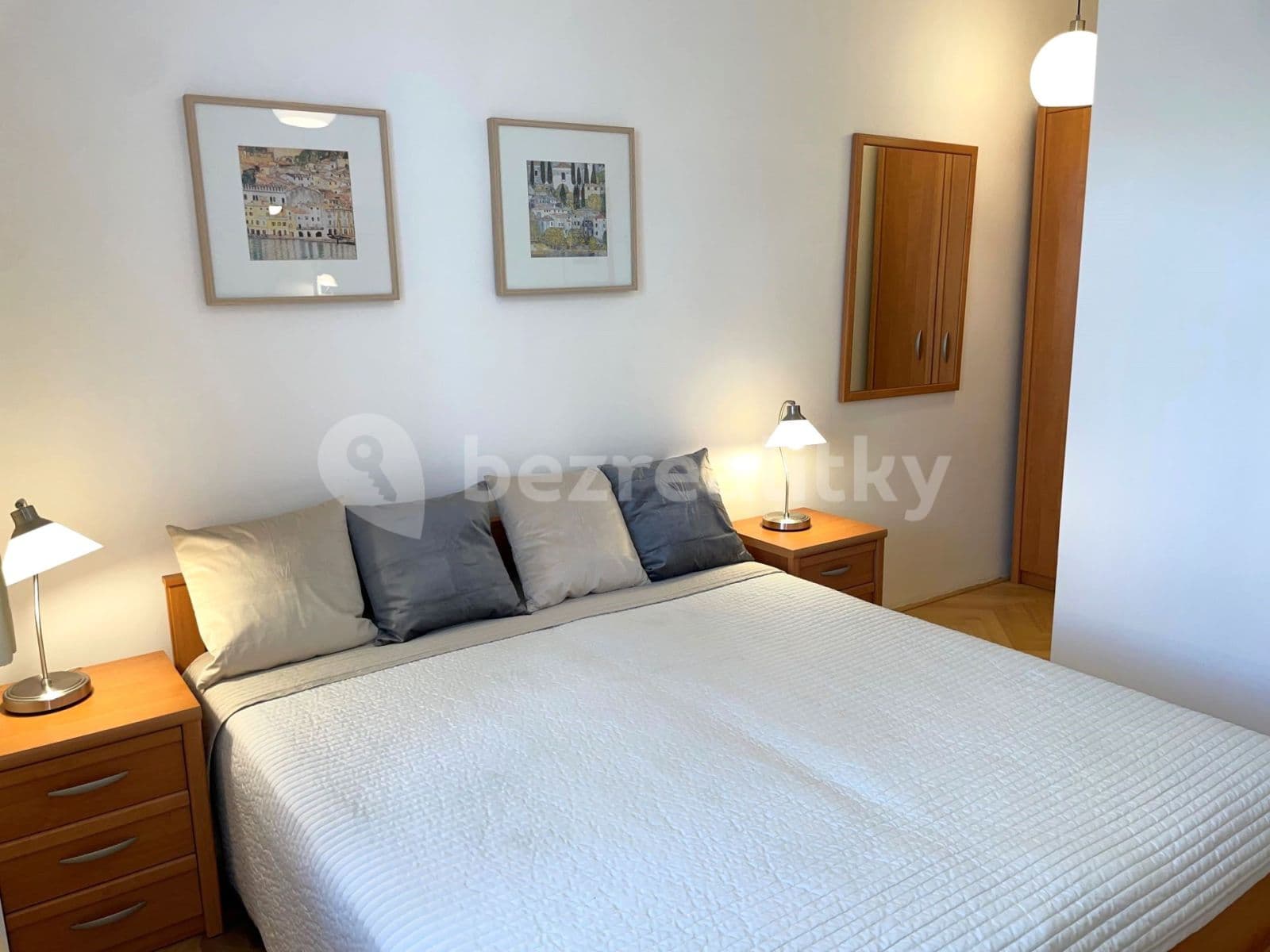 Prenájom bytu 2-izbový 44 m², Krkonošská, Praha, Praha Prenájom bytu 2-izbový 44 m², Krkonošská, Praha, Praha