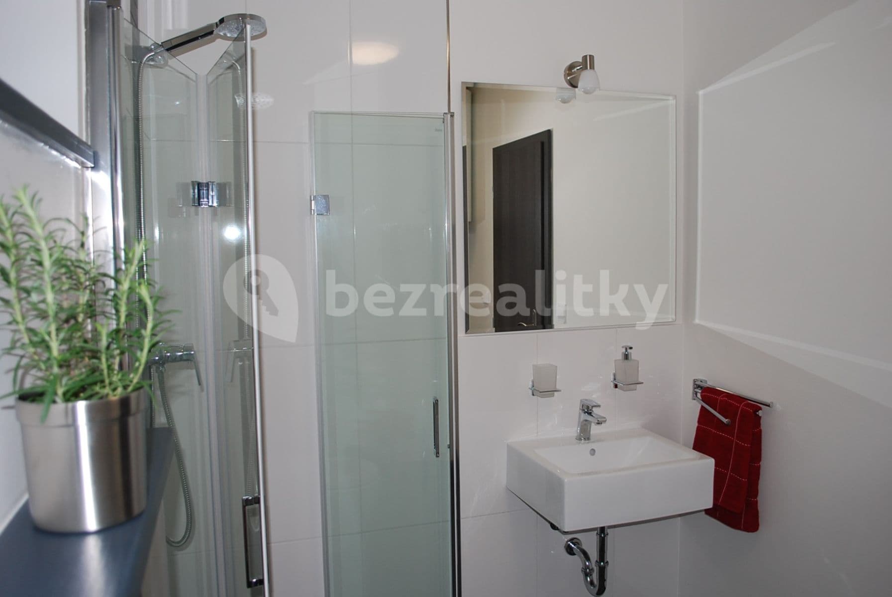 Prenájom domu 50 m², pozemok 500 m², Slámová, Kamenice, Středočeský kraj Prenájom domu 50 m², pozemok 500 m², Slámová, Kamenice, Středočeský kraj