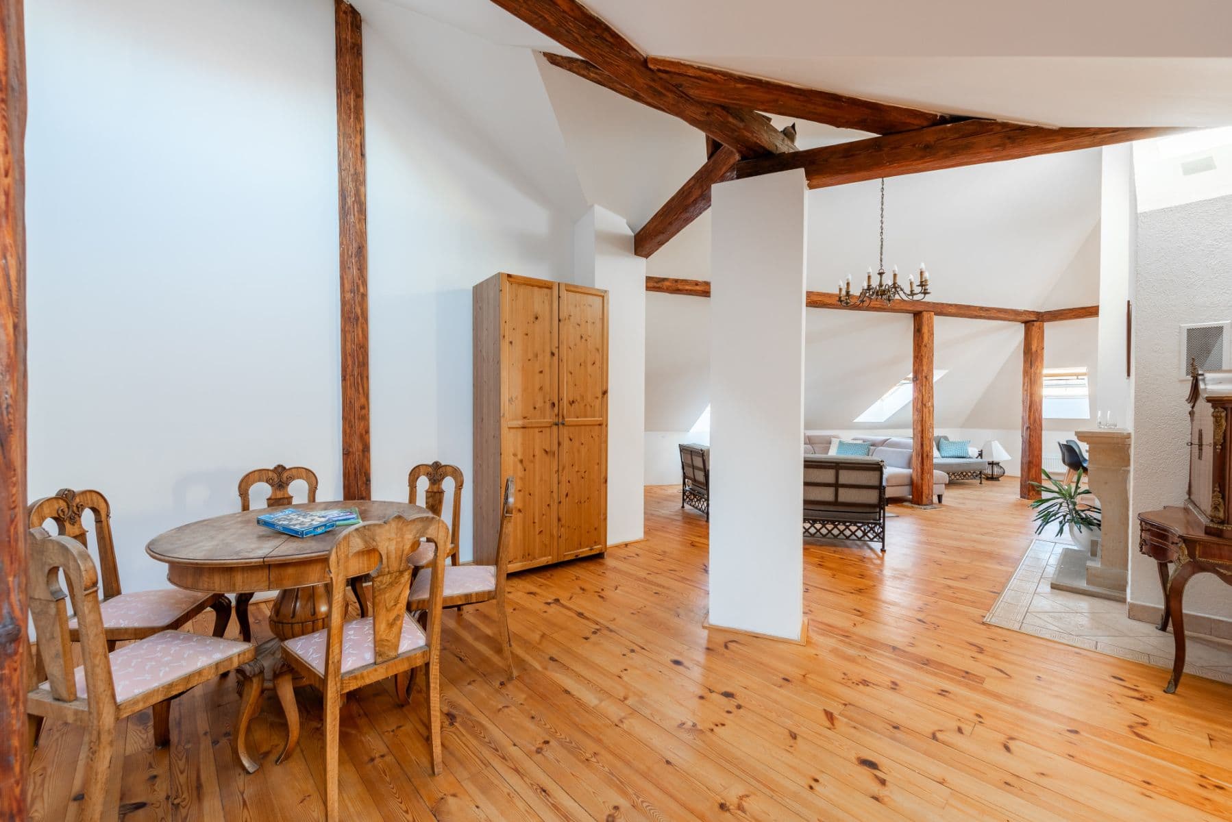 Prenájom bytu 80 m², Pštrossova, Praha, Praha Prenájom bytu 80 m², Pštrossova, Praha, Praha