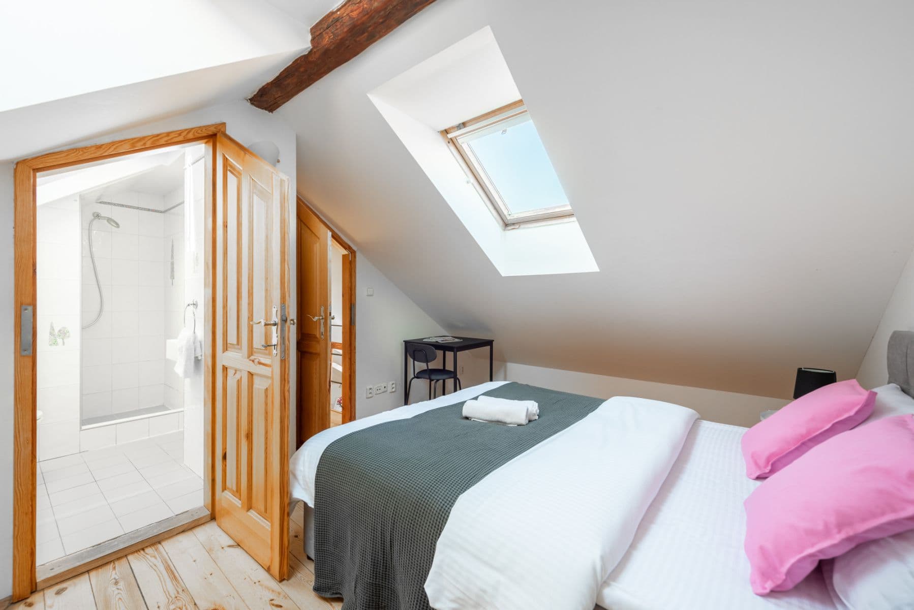 Prenájom bytu 80 m², Pštrossova, Praha, Praha Prenájom bytu 80 m², Pštrossova, Praha, Praha