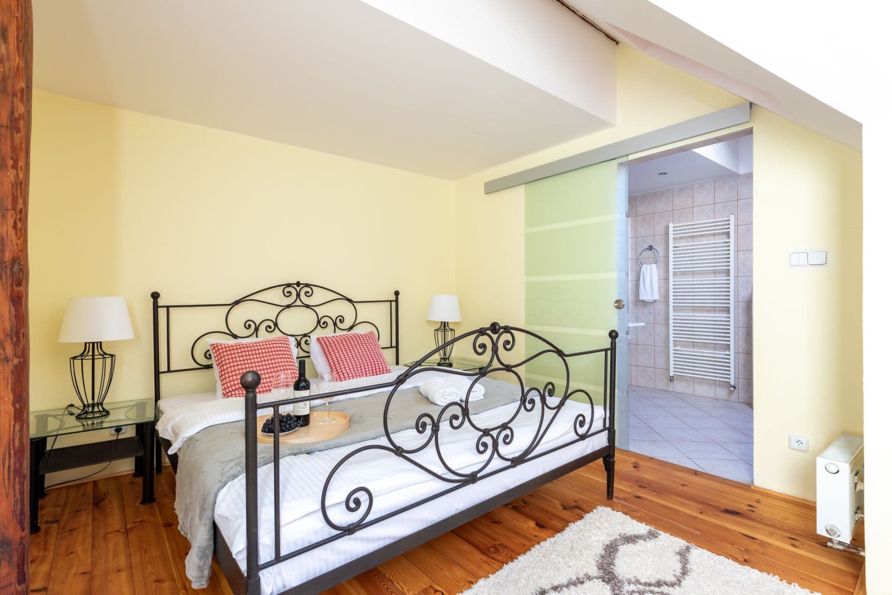 Prenájom bytu 80 m², Pštrossova, Praha, Praha Prenájom bytu 80 m², Pštrossova, Praha, Praha