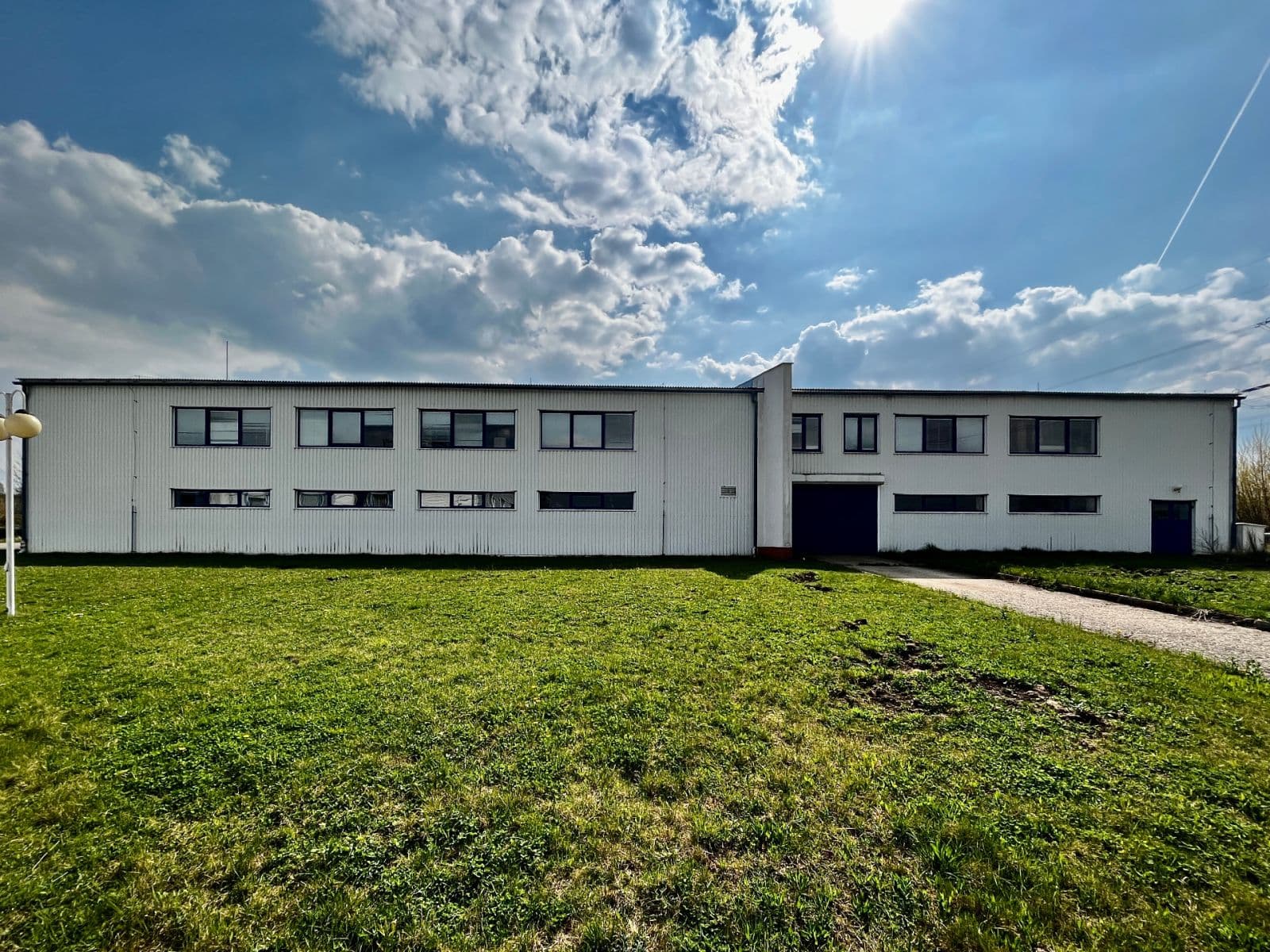 Predaj nebytového priestoru 1.403 m², Kadaň, Ústecký kraj Predaj nebytového priestoru 1.403 m², Kadaň, Ústecký kraj