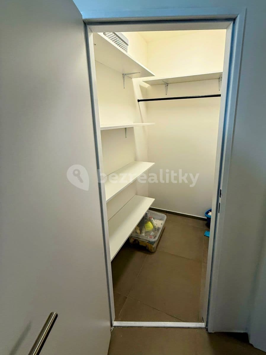 Prenájom bytu 2-izbový 54 m², Kloboučnická, Praha, Praha Prenájom bytu 2-izbový 54 m², Kloboučnická, Praha, Praha