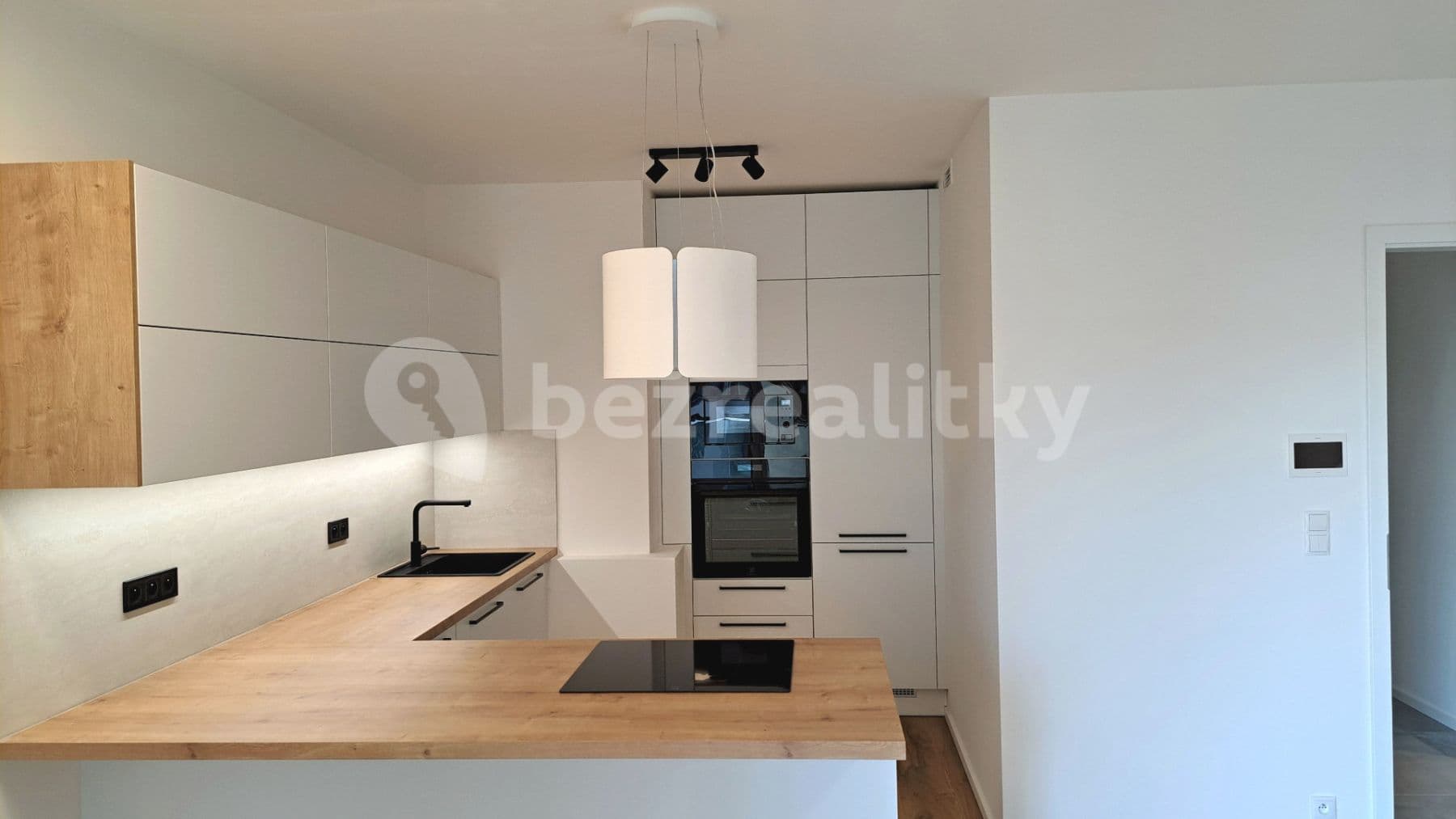 Prenájom bytu 2-izbový 55 m², Hagiborská, Praha, Praha Prenájom bytu 2-izbový 55 m², Hagiborská, Praha, Praha