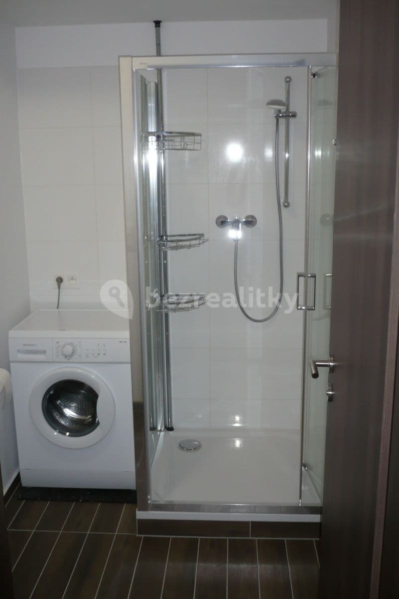 Prenájom bytu 1-izbový 37 m², Malokrasňanská, Rača, Bratislavský kraj Prenájom bytu 1-izbový 37 m², Malokrasňanská, Rača, Bratislavský kraj