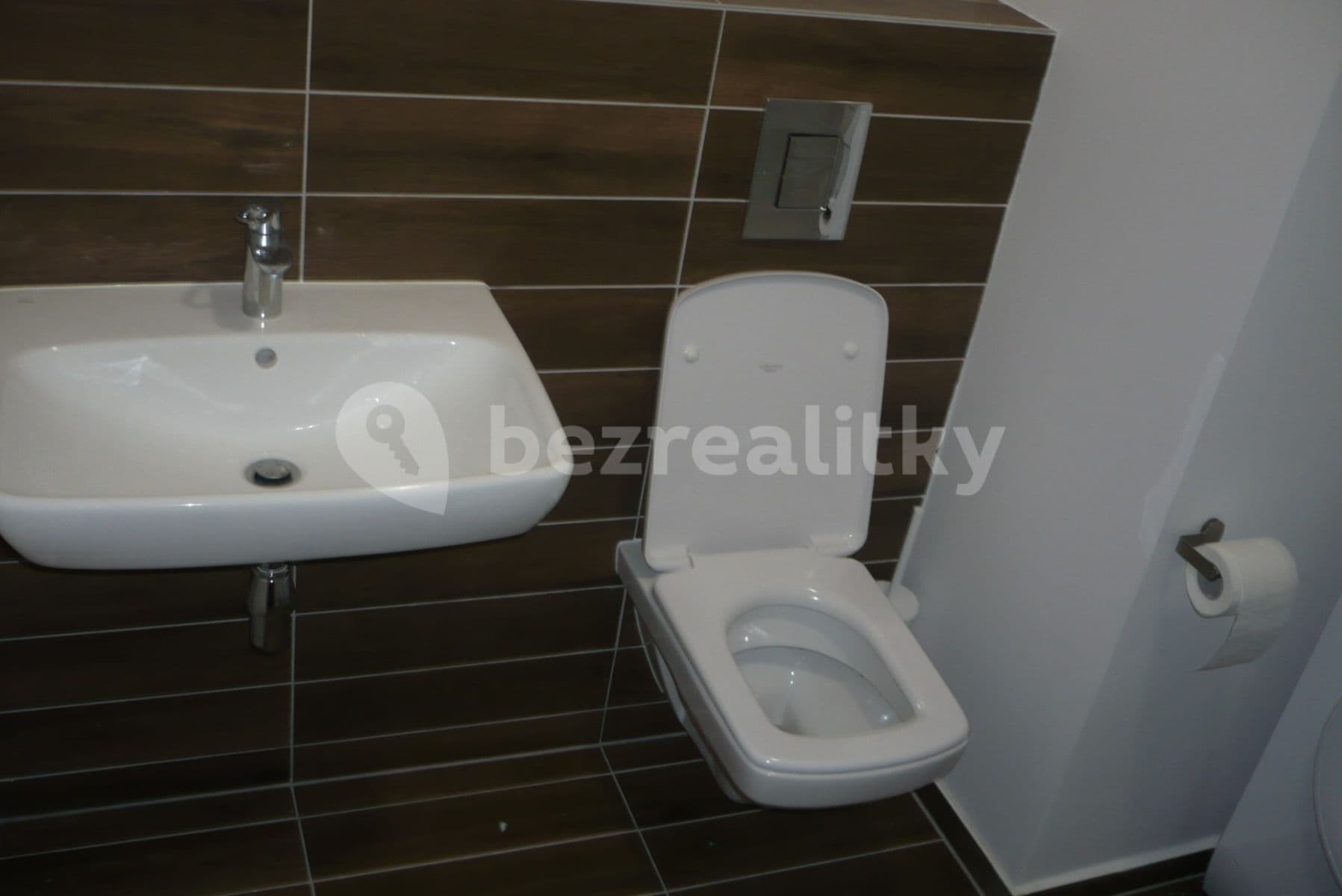 Prenájom bytu 1-izbový 37 m², Malokrasňanská, Rača, Bratislavský kraj Prenájom bytu 1-izbový 37 m², Malokrasňanská, Rača, Bratislavský kraj