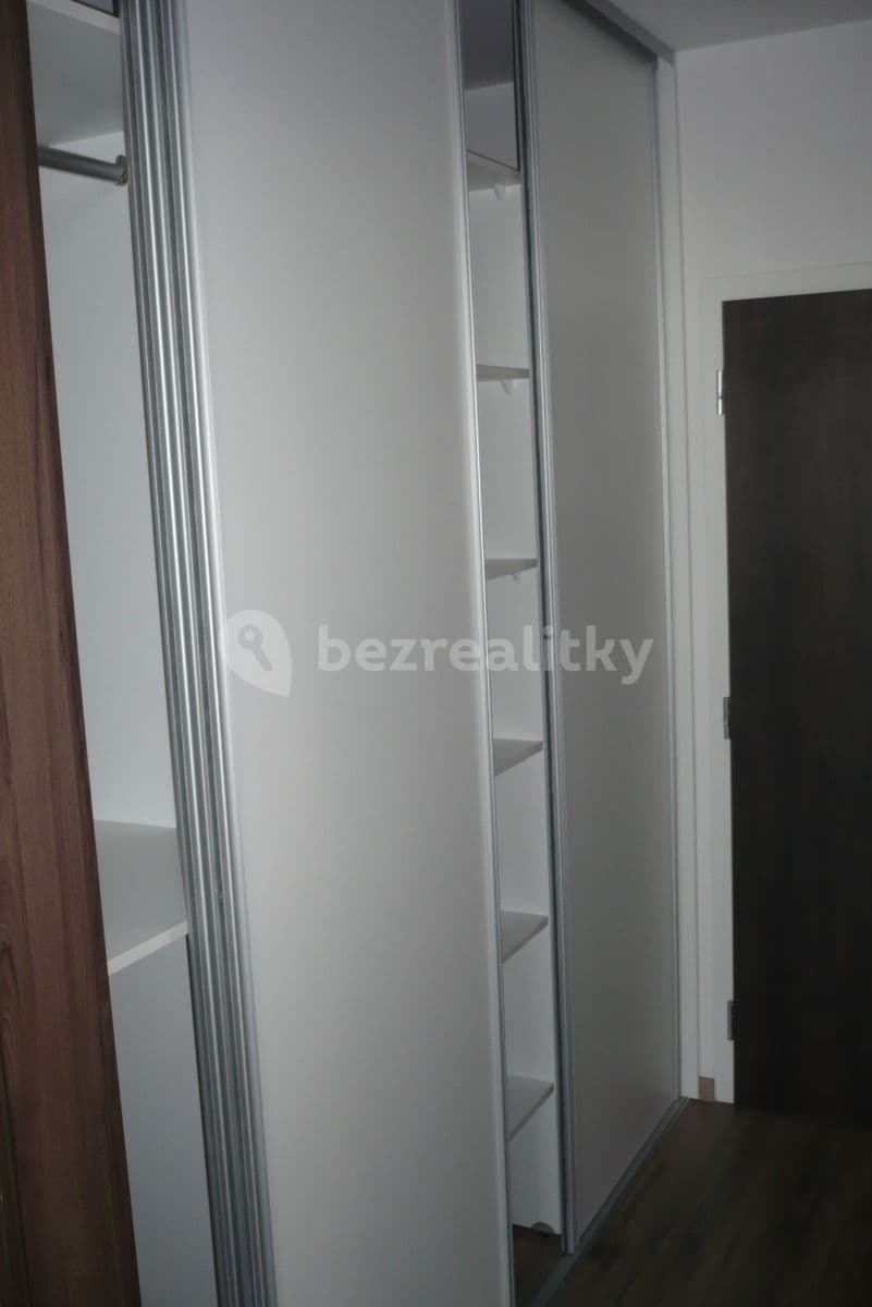 Prenájom bytu 1-izbový 37 m², Malokrasňanská, Rača, Bratislavský kraj Prenájom bytu 1-izbový 37 m², Malokrasňanská, Rača, Bratislavský kraj