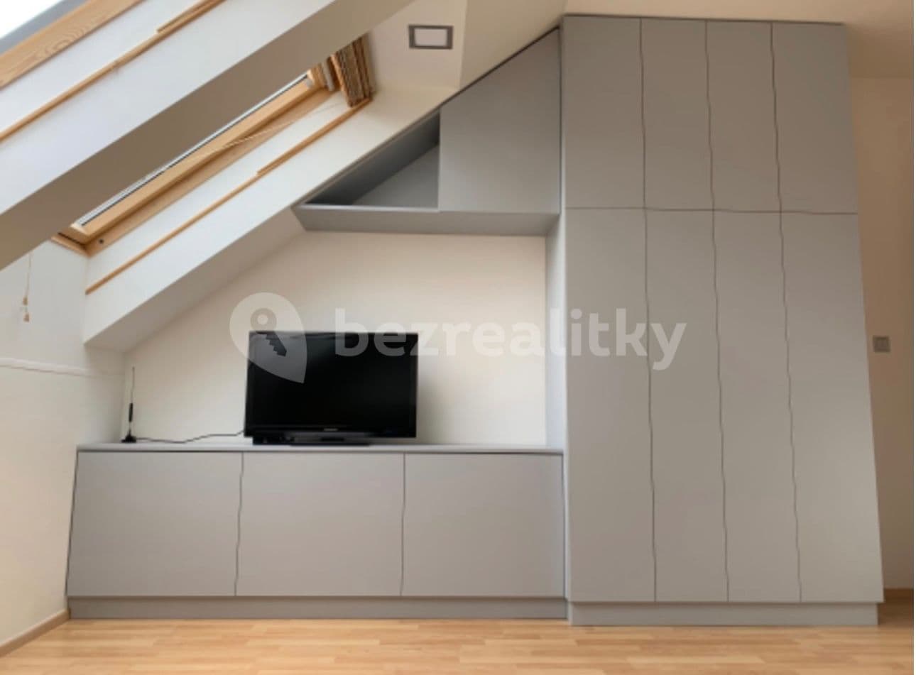 Prenájom bytu 1-izbový 33 m², Kestřanská, Praha, Praha Prenájom bytu 1-izbový 33 m², Kestřanská, Praha, Praha
