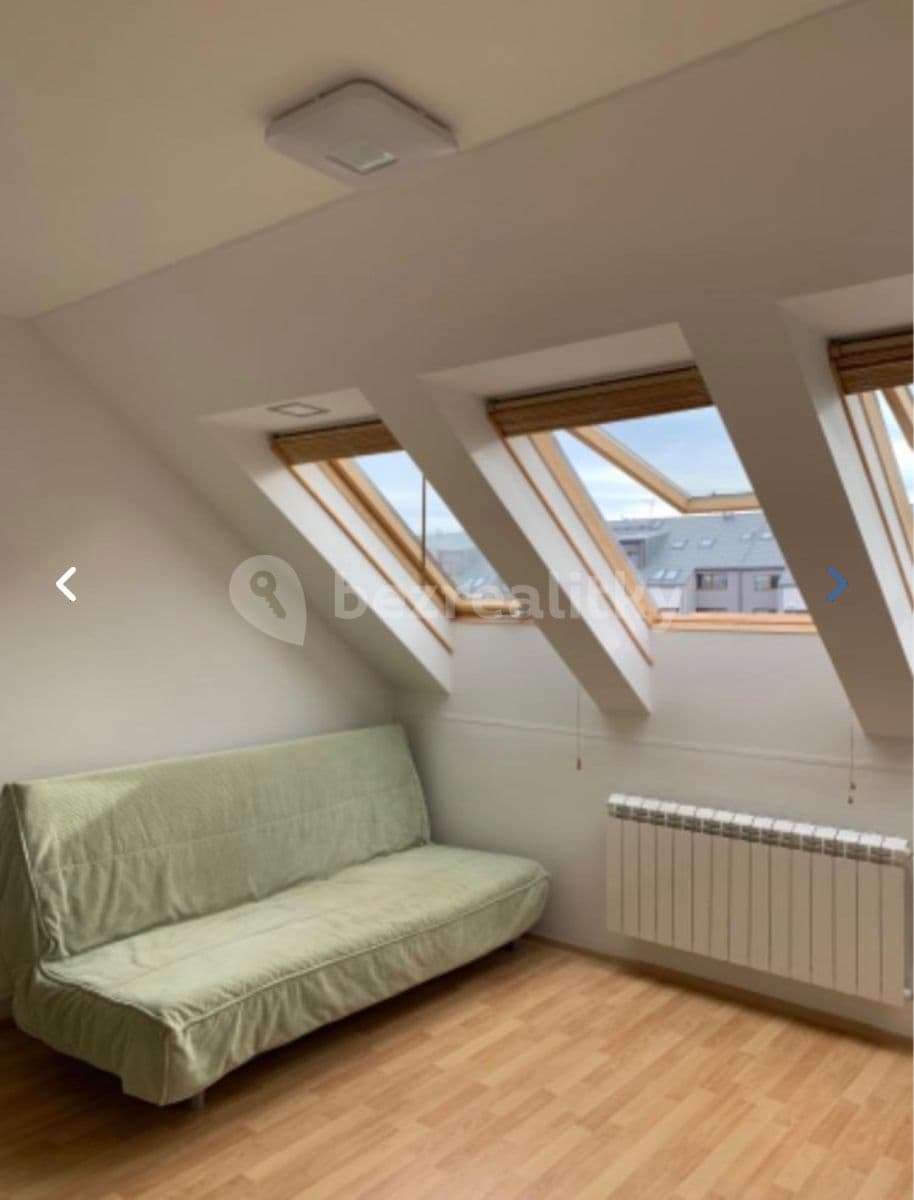 Prenájom bytu 1-izbový 33 m², Kestřanská, Praha, Praha Prenájom bytu 1-izbový 33 m², Kestřanská, Praha, Praha