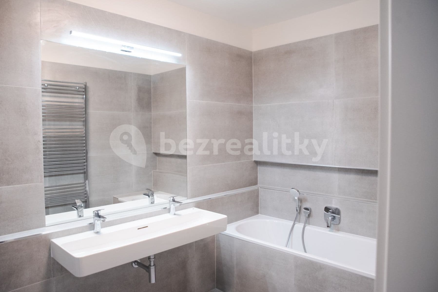 Prenájom bytu 3-izbový 78 m², Čakovická, Praha, Praha Prenájom bytu 3-izbový 78 m², Čakovická, Praha, Praha