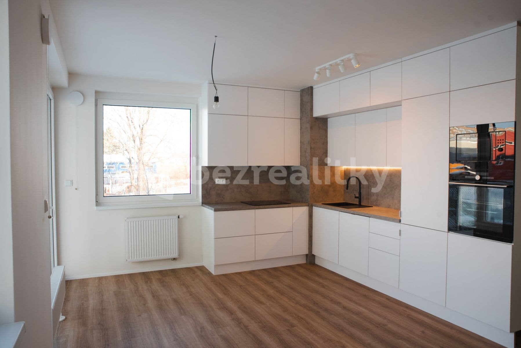 Prenájom bytu 3-izbový 78 m², Čakovická, Praha, Praha Prenájom bytu 3-izbový 78 m², Čakovická, Praha, Praha