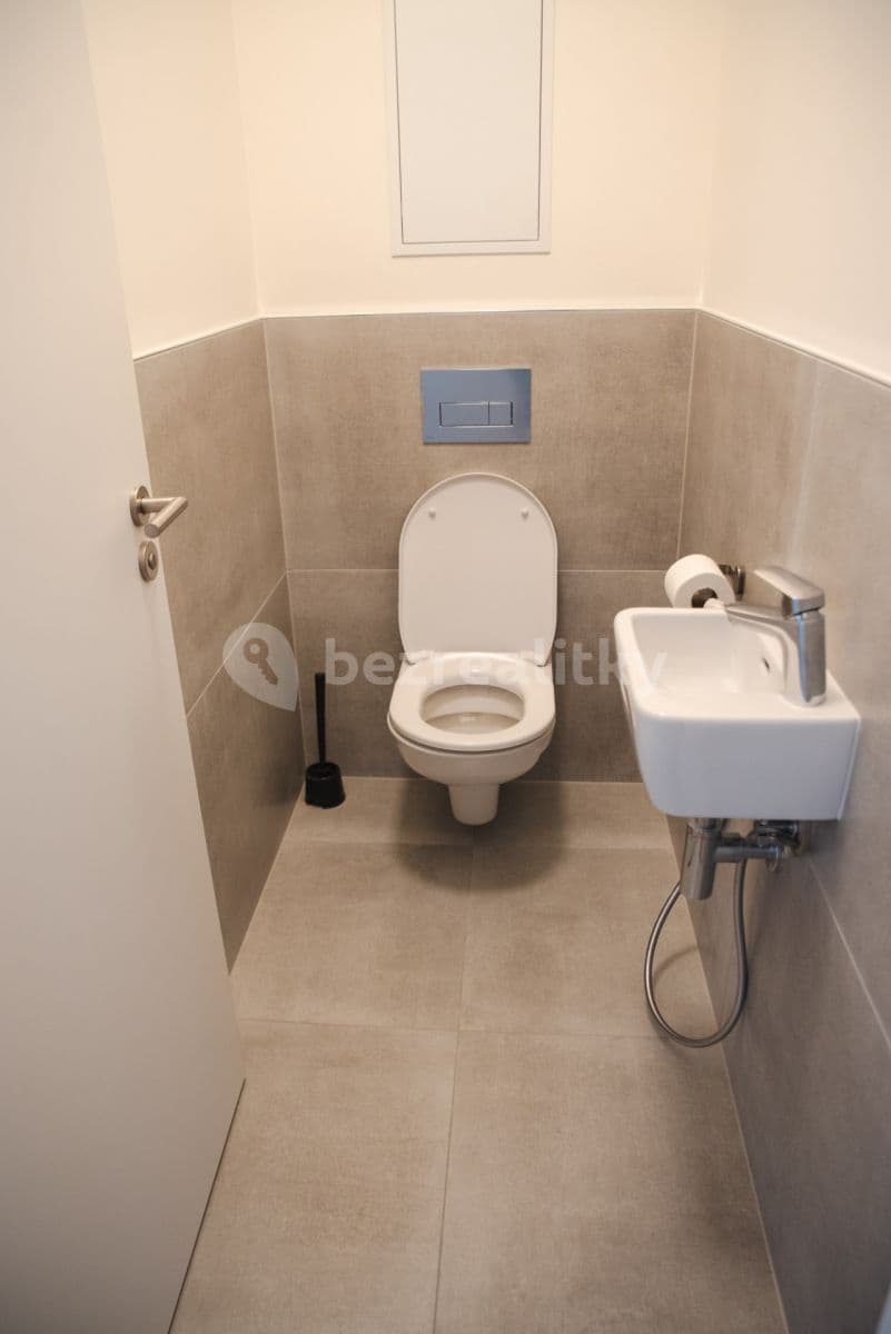 Prenájom bytu 3-izbový 78 m², Čakovická, Praha, Praha Prenájom bytu 3-izbový 78 m², Čakovická, Praha, Praha