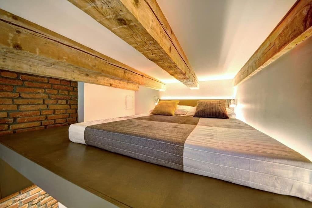 Prenájom bytu 20 m², Vrchlického, Praha, Praha Prenájom bytu 20 m², Vrchlického, Praha, Praha