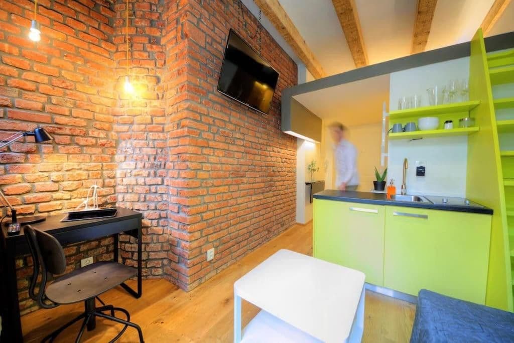 Prenájom bytu 20 m², Vrchlického, Praha, Praha Prenájom bytu 20 m², Vrchlického, Praha, Praha