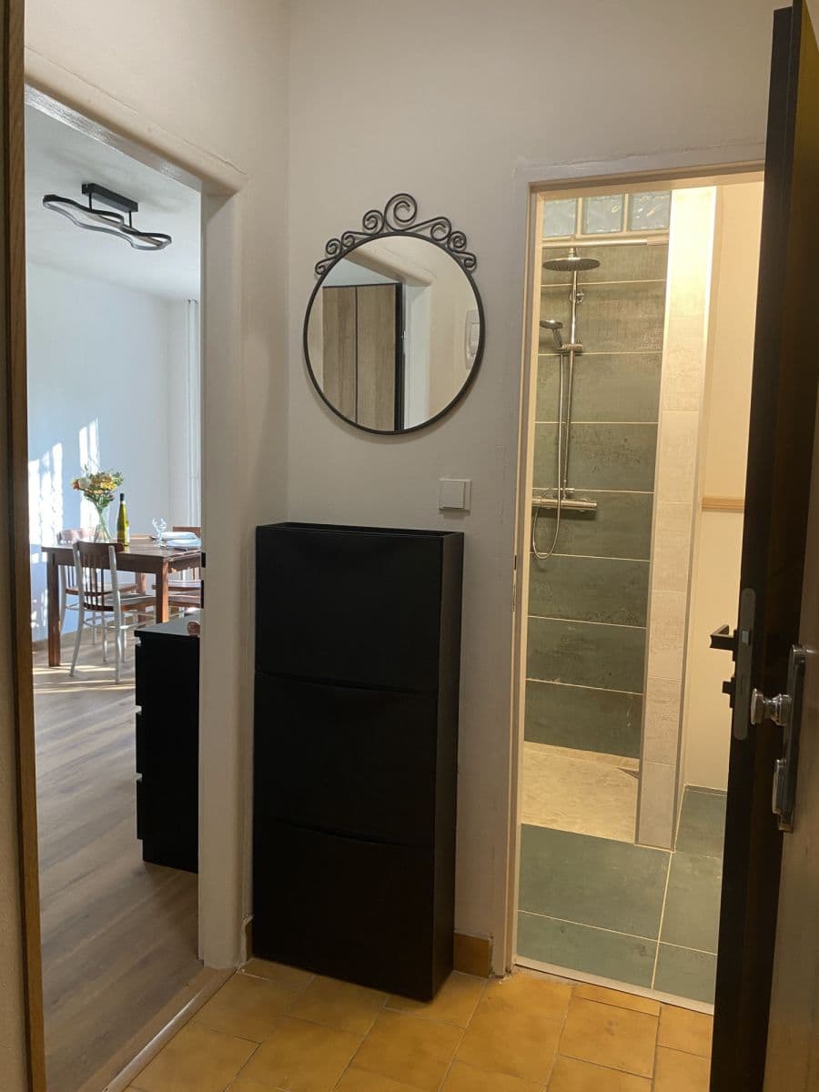 Prenájom bytu 26 m², Hrusická, Praha, Praha Prenájom bytu 26 m², Hrusická, Praha, Praha